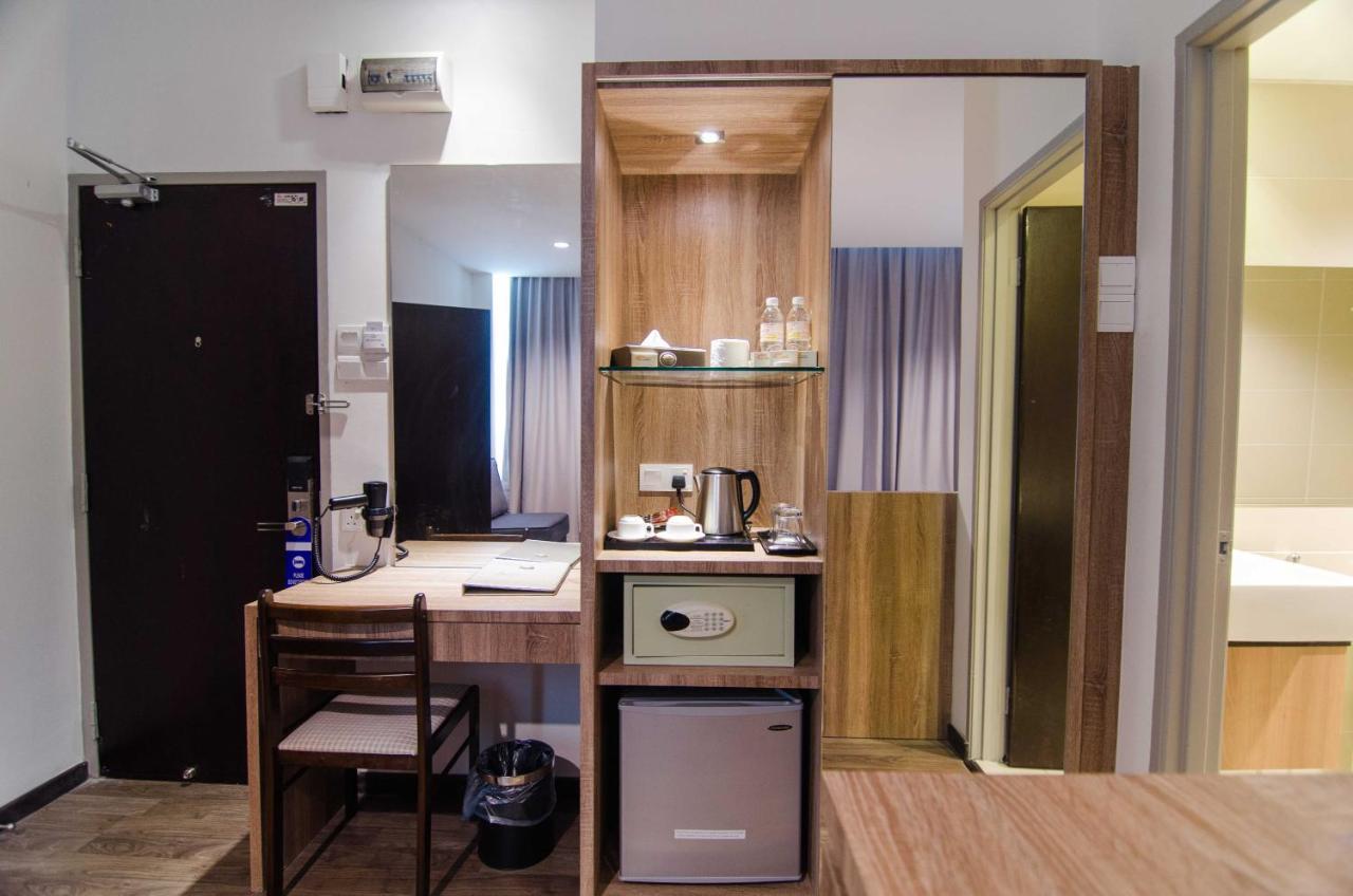 Mornington Hotel Medan איפוה מראה חיצוני תמונה